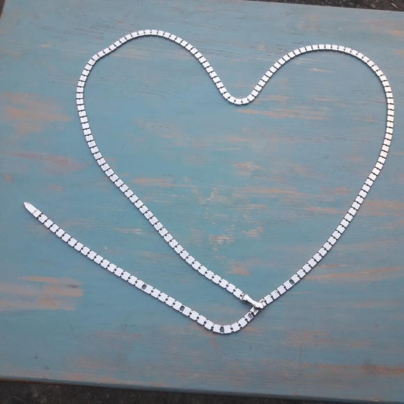 Chain Metal Belt Slinky Shiny Snaky Belt in Silvery Metal Could be Long Necklace - Picture 4 of 15